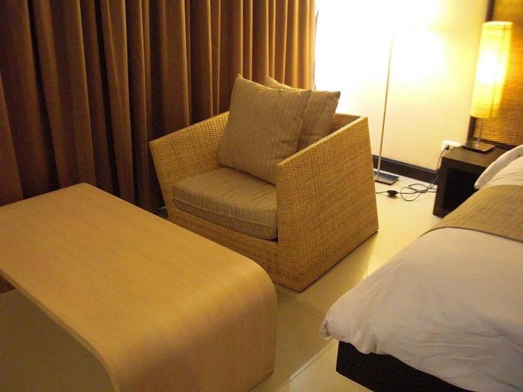 Swutel Hotel Bangkok Esterno foto